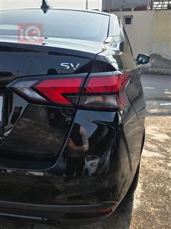 نيسان فيرسا